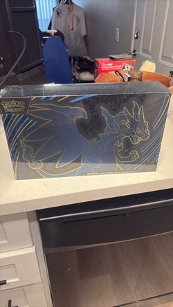 Pokémon Mega Charizard X ex Ultra-premium collection box