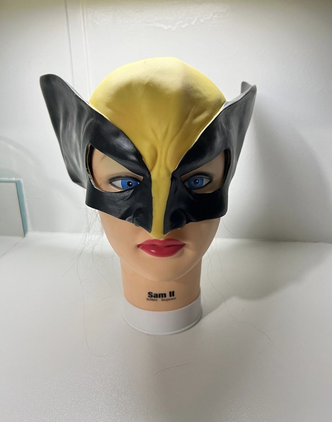 Marvel X-Men Wolverine Disguise Black/ Yellow Mask Cosplay Halloween 2004 Rare