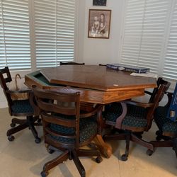 poker table 