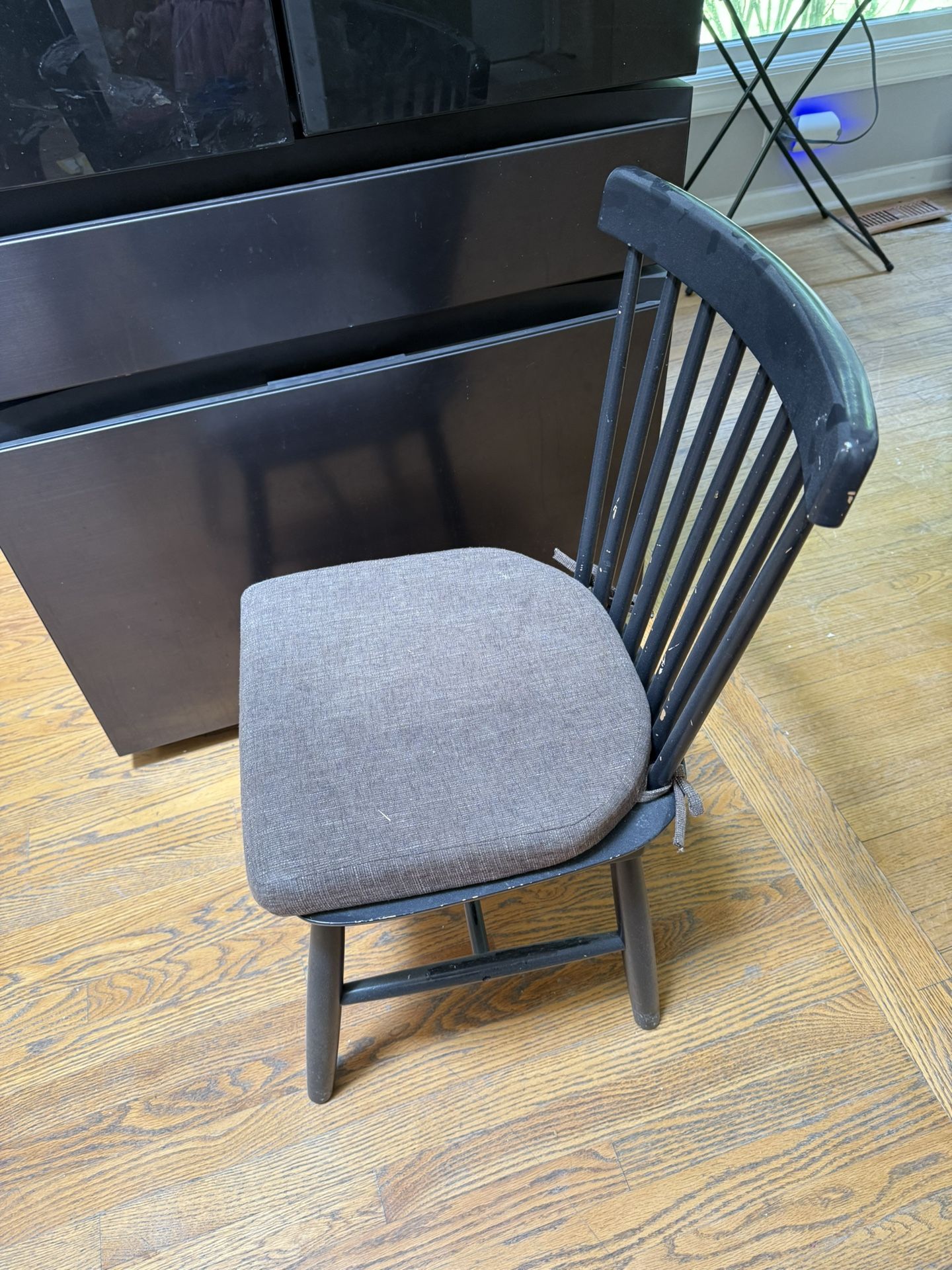 8 Foot Table And Chairs