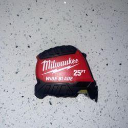Milwaukee Measure Tape