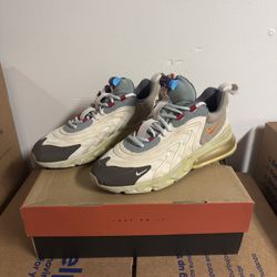 Nike Air Max 270 React ENG - Size 9