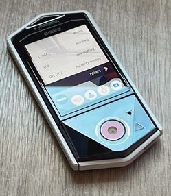 Casio EXILIM EX-TR70 Digital selfie Magic Camera 