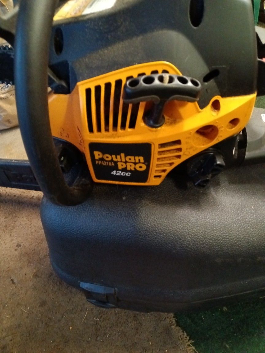 Poulan PP4218A Pro Chainsaw for Sale in Puyallup, WA OfferUp