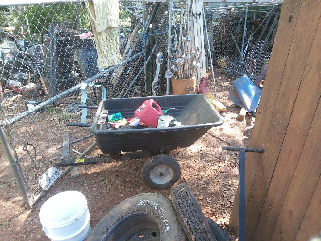 Pull Behide. Dump Trailer