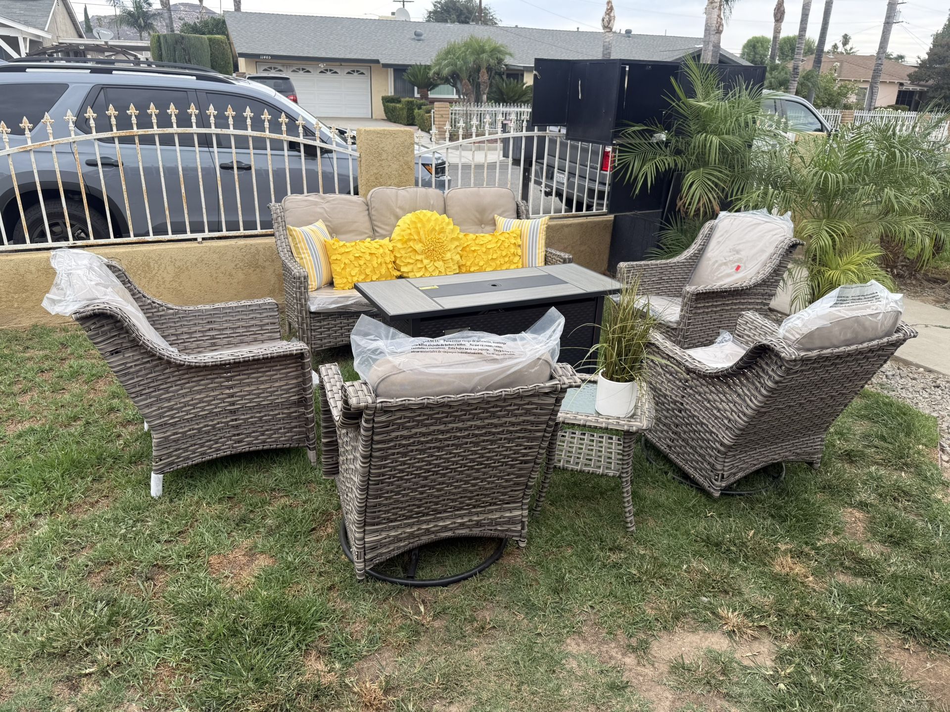 Brand New Patio Outdoor Furniture Set With Fire Pit 