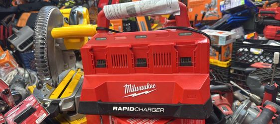 Milwaukee m18 six port rapid charger