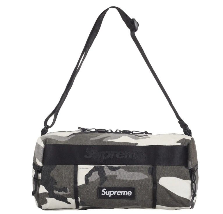 Supreme Duffle 