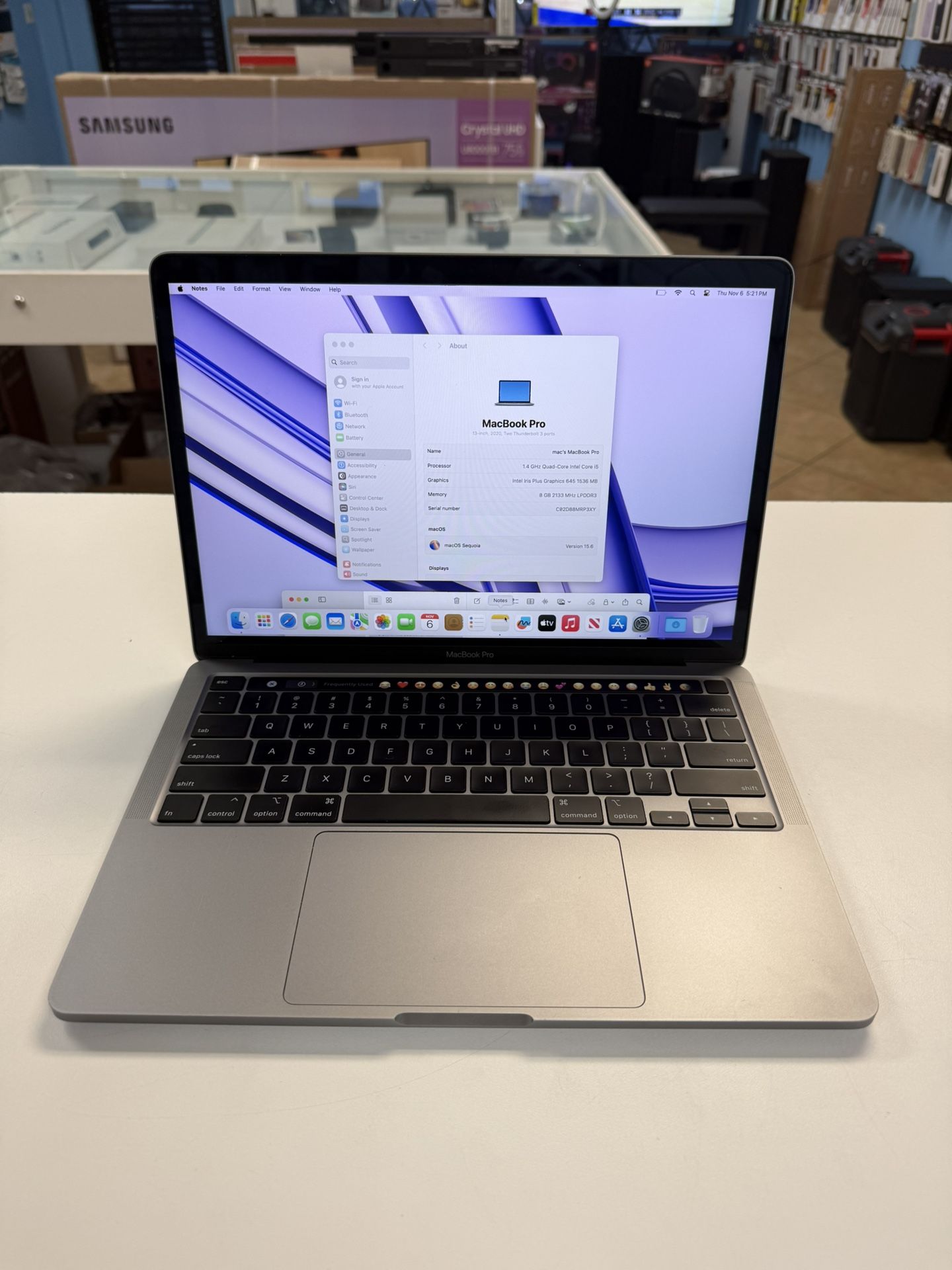 MacBook Pro 13inch Touchbar 8GB-256ssd with Final Cut & Logic Pro