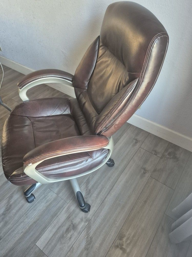 Lazy Boy Office Chair.
