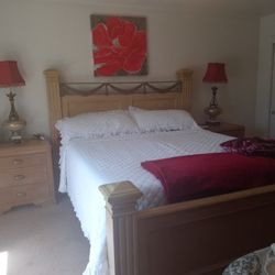 cal king bed frame And 2 Cajoneras 