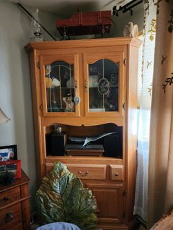 Corner Hutch