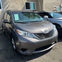 2014 Toyota sienna