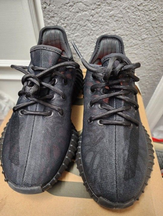 Yeezy 350 V2 Mono Cinder