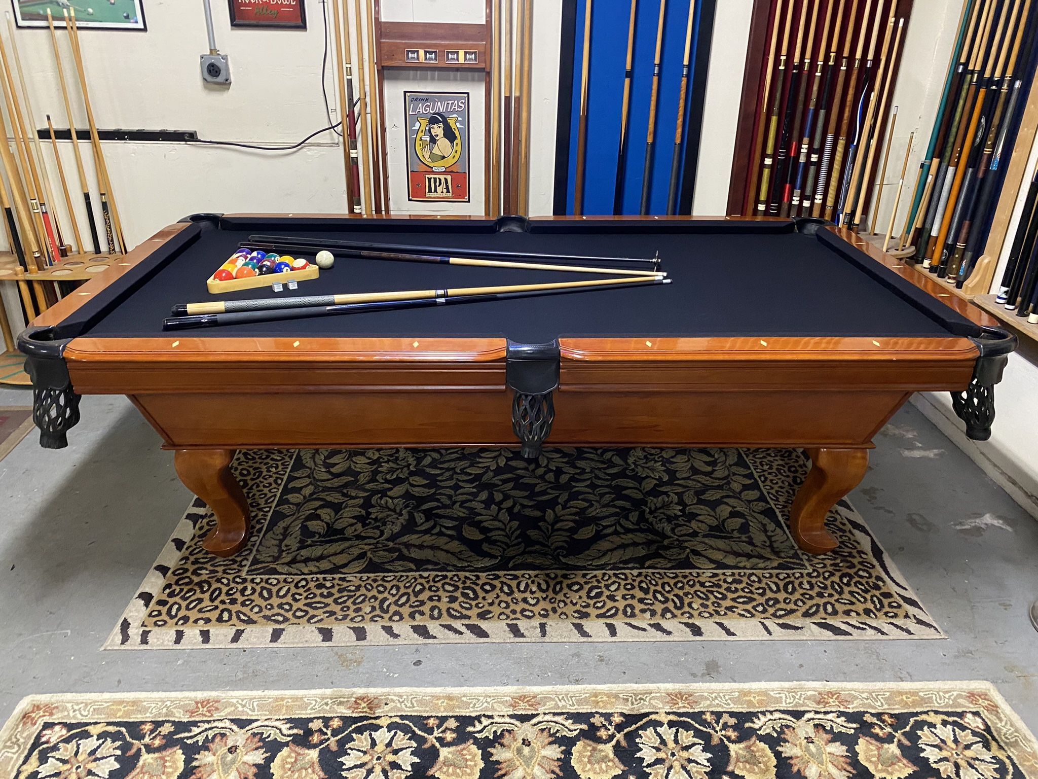 Stunning 8’ Billiard Pool Table Brand New Felt Can Deliver! for