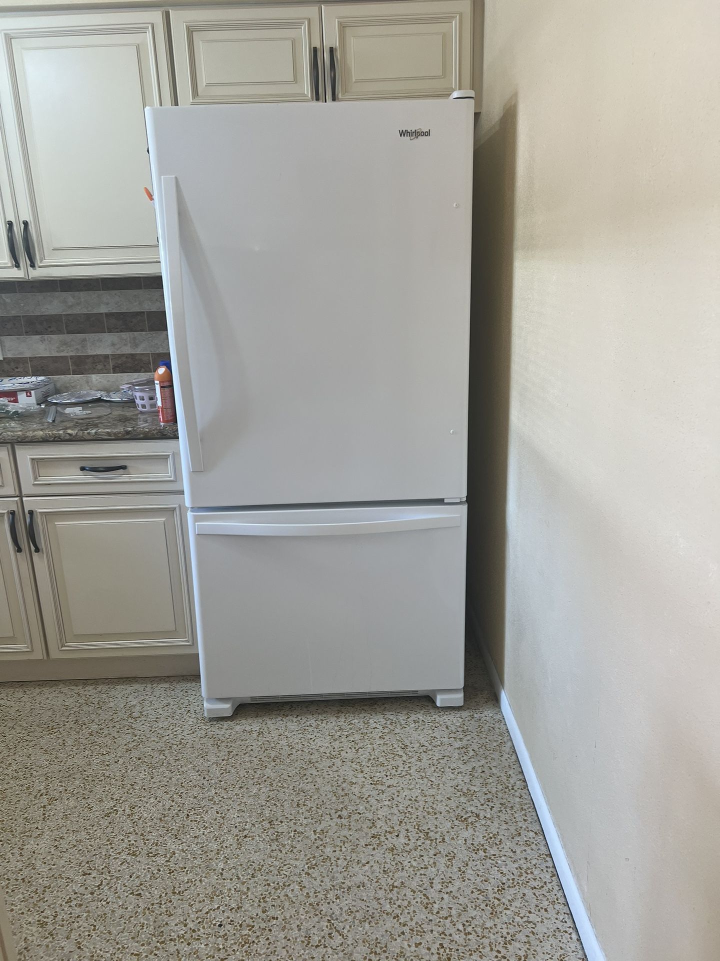 2023 Whirlpool Refrigerator 