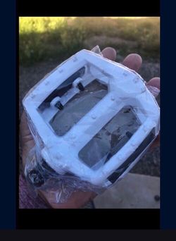 White New Pedals 1/2