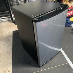 Whirlpool mini fridge