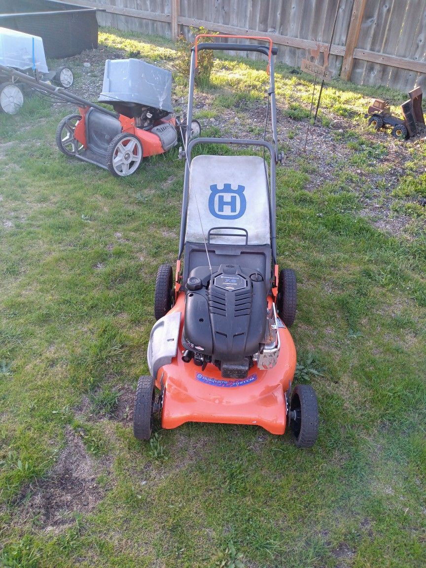 Husqvarna Lawn Mower for Sale in Puyallup, WA OfferUp