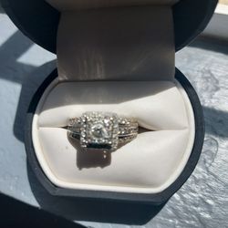 Wedding Ring  Vintage/Halo