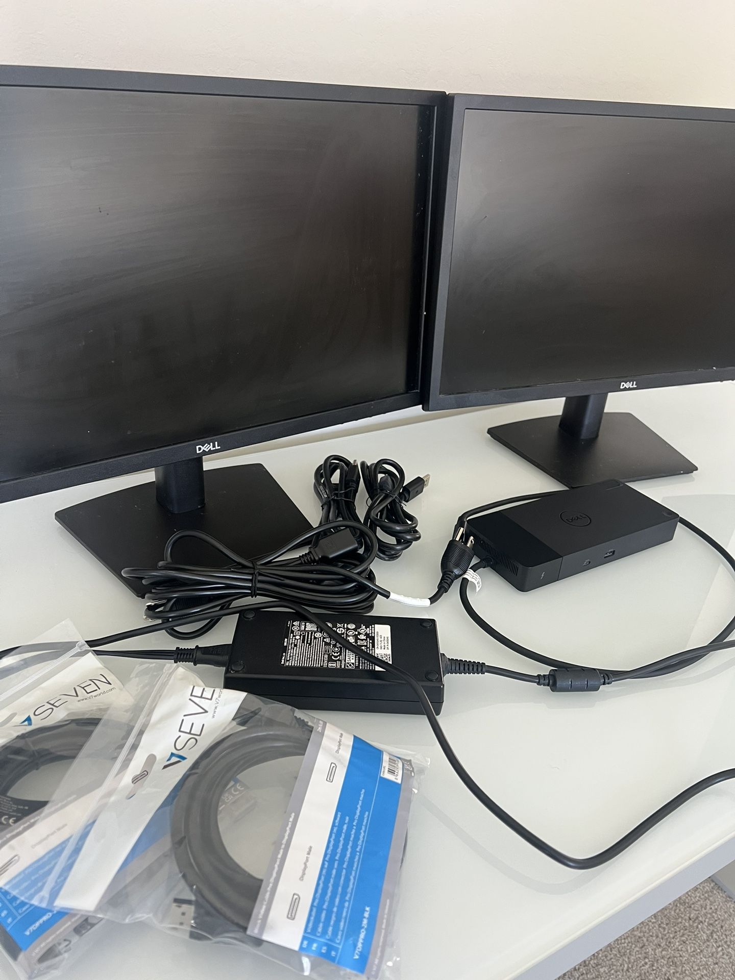 2 Dell Monitors + Dock