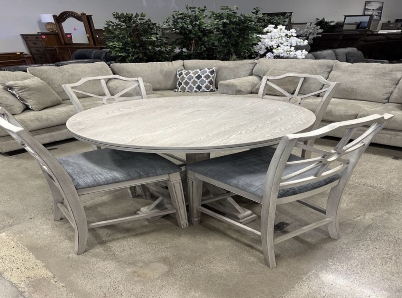 Brand New Ashley Dining Set - 4 Chairs