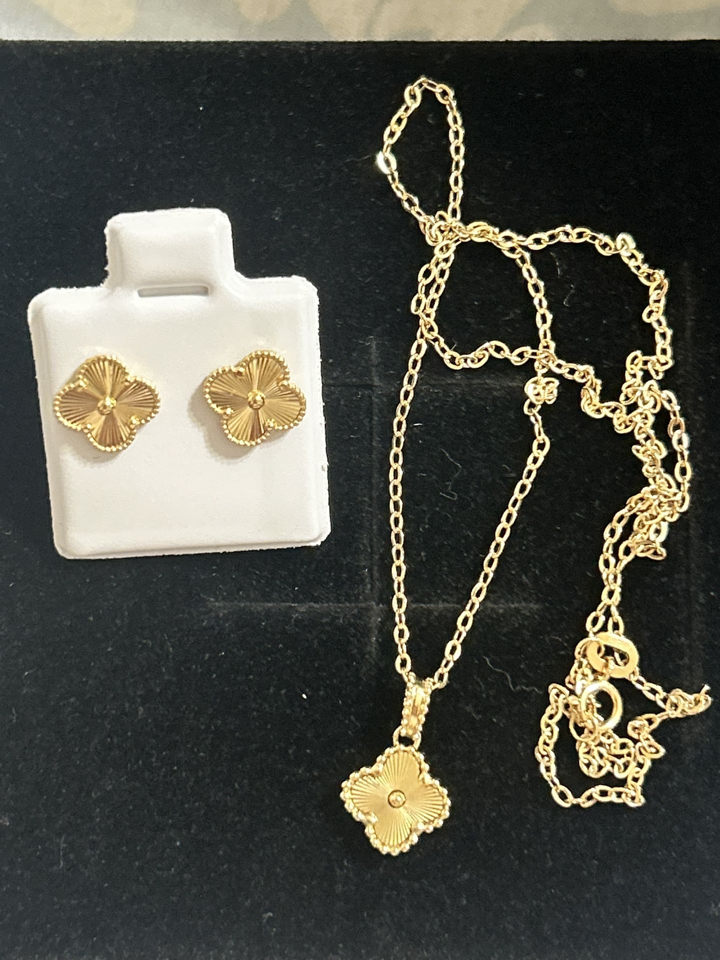 18k Gold Clover Set - Necklace Pendant $375