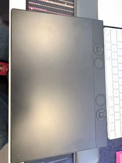 Intuos Pro wireless Bluetooth tablet