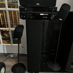 Pioneer amp with Polk audio speakers    Polk audio system works great  Really loud