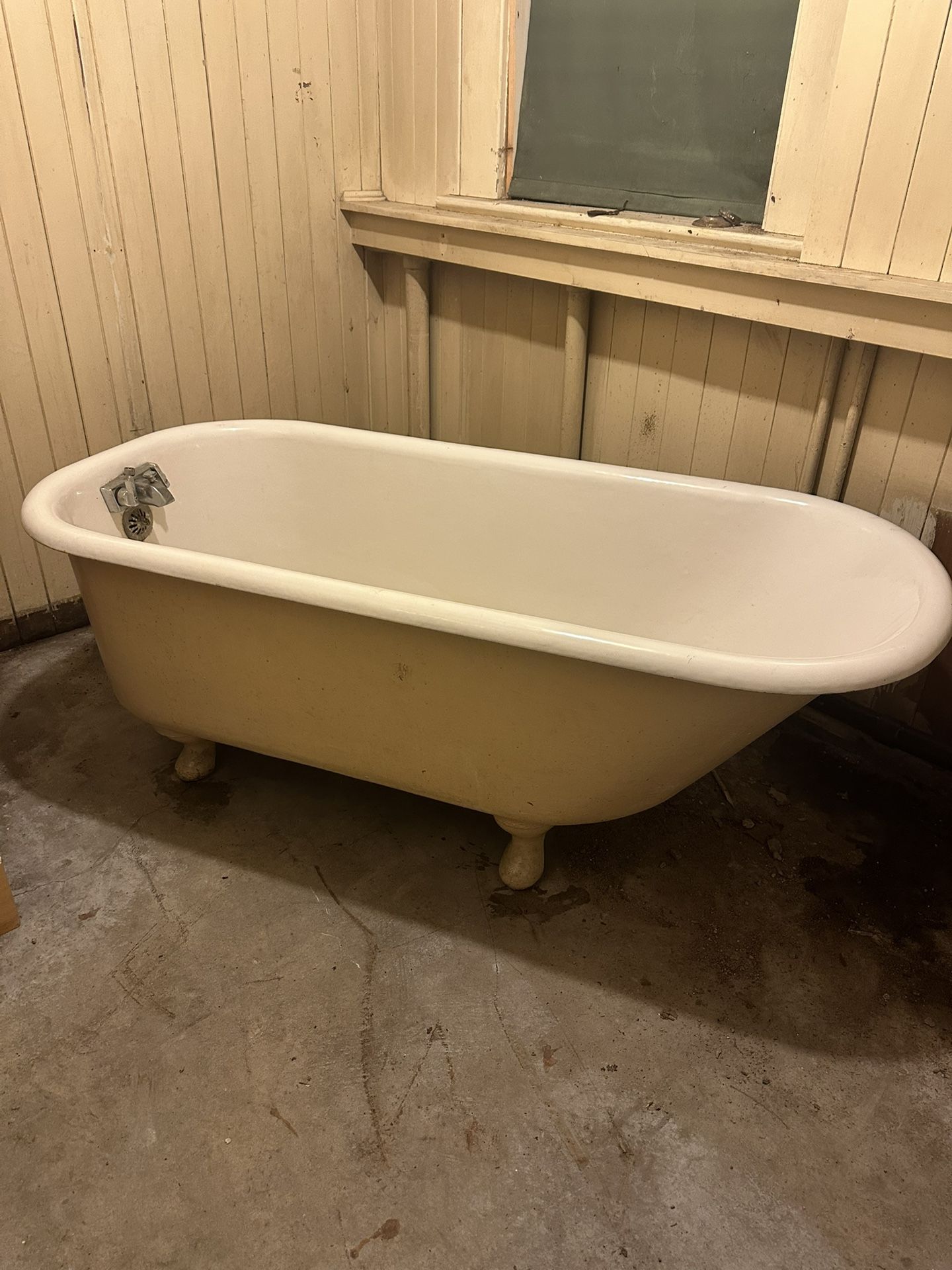 Vintage Clawfoot Tub 1904 North Tacoma Home