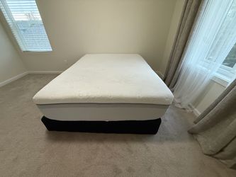 Queen mattress and box spring