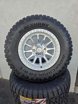 17" American Outlaw rims w/ 32" RT tires