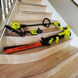 Ryobi 18-Volt 3 tools Kit, Blower 24" hedge Trimmer string Trimmer  one 4.ah battery/ charger