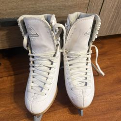 Ice Skate Shose Size 5