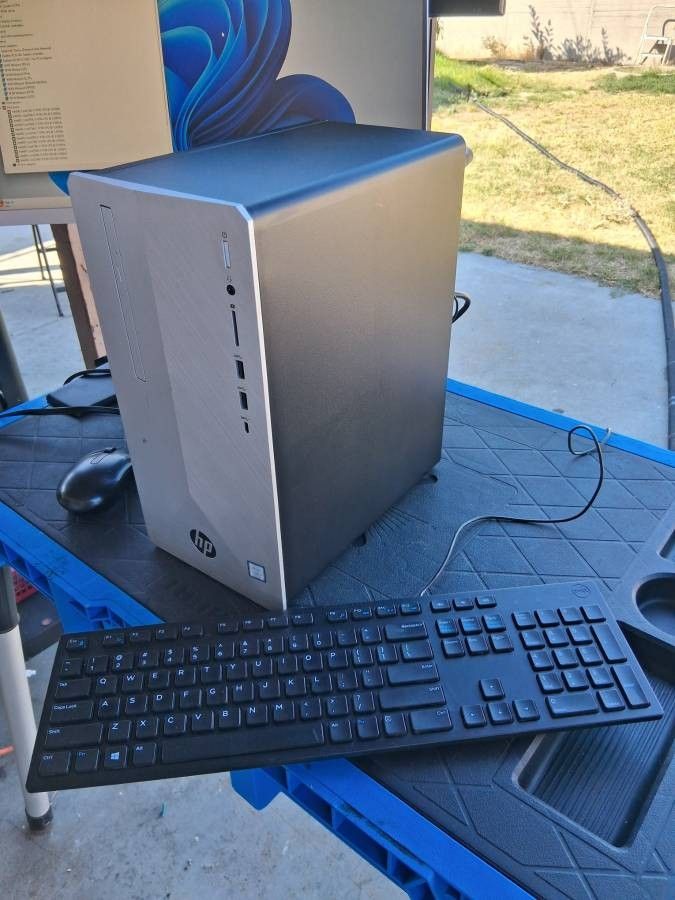 HP Gaming Desktop PC - Windows 11, i7, 16gb, 512gb SSD, $290