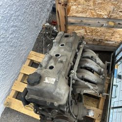 Used 2.4L 4 Cylinder Toyota Engine 