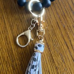 LOREMOW Beaded Key Ring