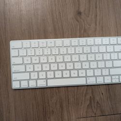 Apple magic keyboard. Barely Used