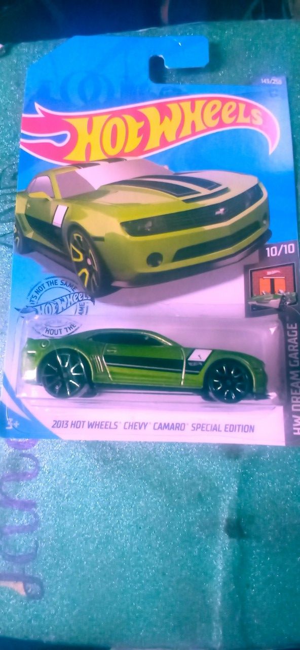 HOTWHEELS~TREASURE HUNT!!! 2013CHEVY CAMERO~ERROR CAR! MESSUP ON PAINTJOB! RARE~ RARE~ RARE!