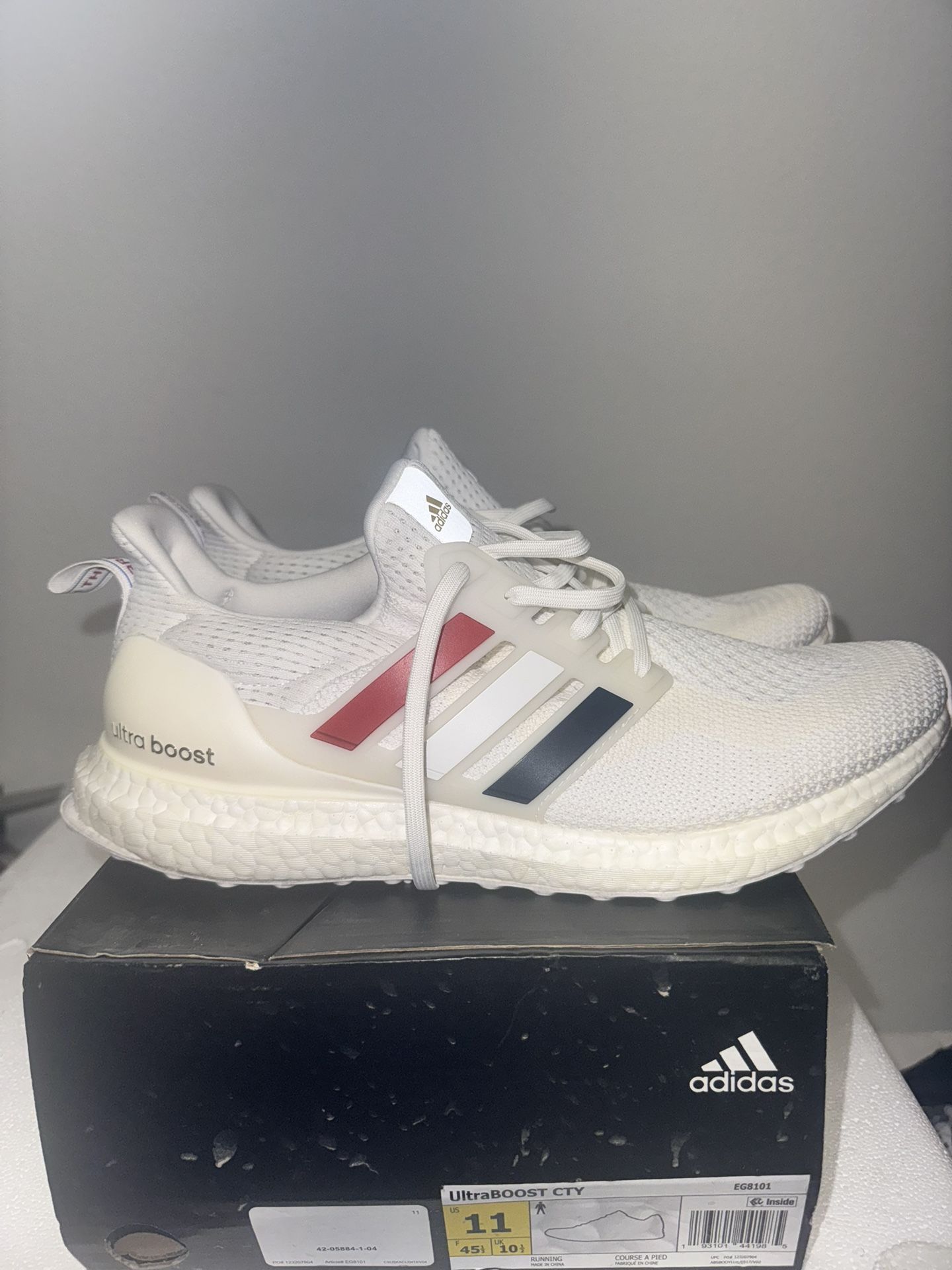 ADIDAS ULTRABOOST