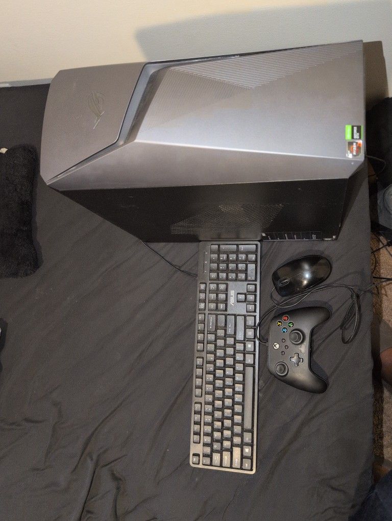 Asus Gaming Desktop With Controller 425$