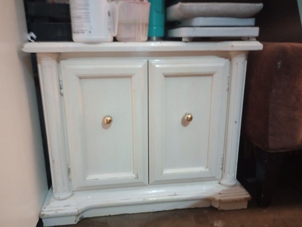 One Nightstand With Two Shelving Inside Included White Goes With The Bed Set Or Separate