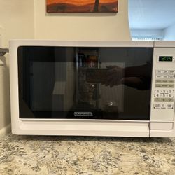 White Black & Decker Microwave 