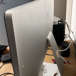 Apple Thunderbolt Display Monitor 27”