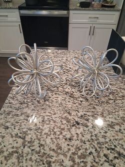 Silver Metal Flower  Decor Set of 2