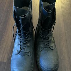 Men’s Size 10 Sub Zero Boots