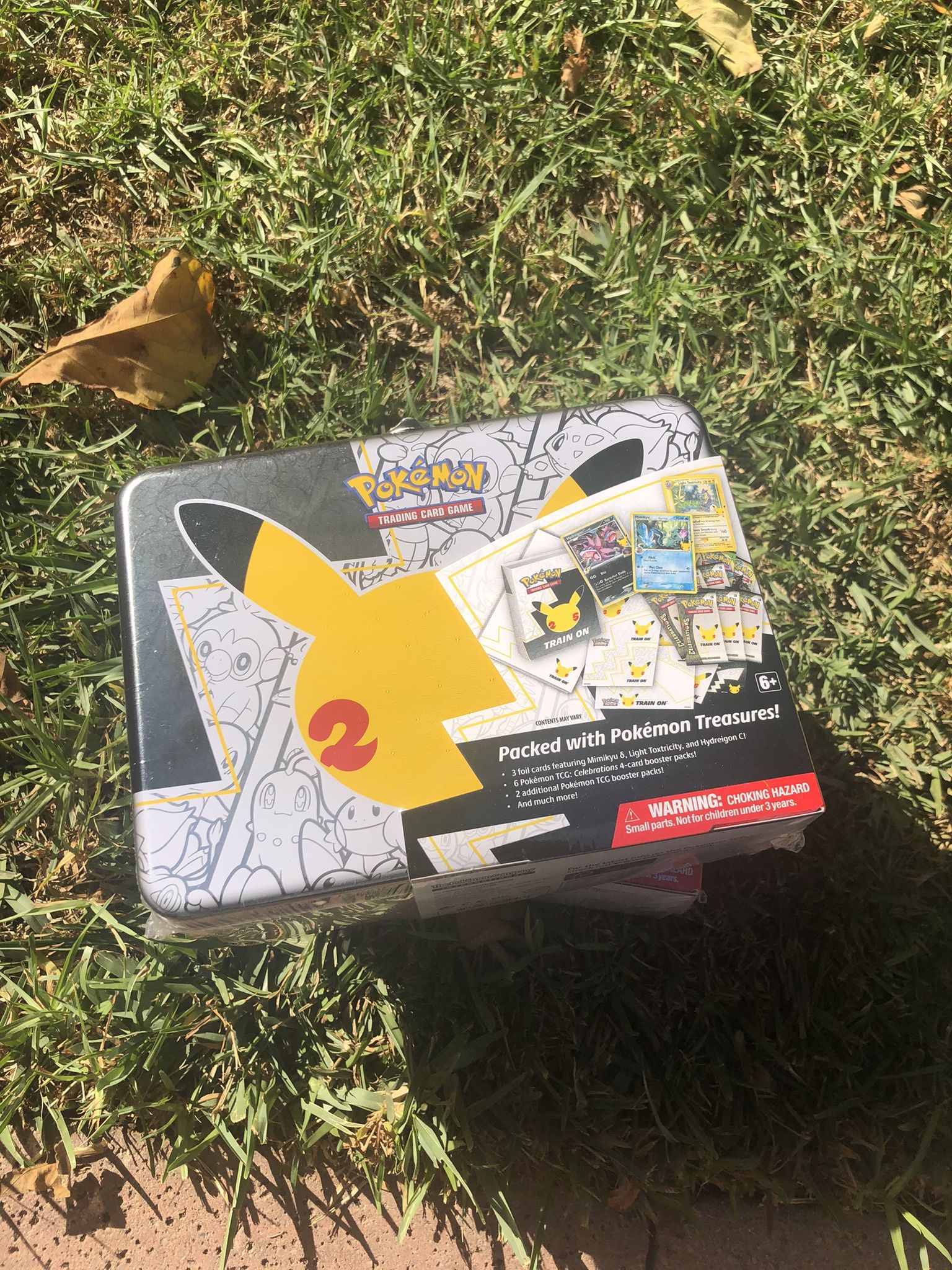 Pokémon  TCG Celebrations 25th Anniversary Collectors Chest Lunch Box Tin Sealed