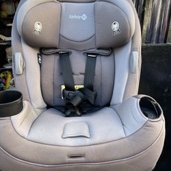 Car seat ( Only Cash ) 