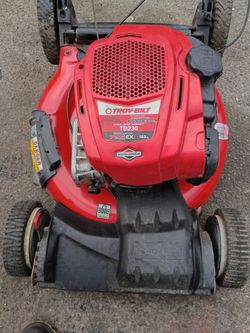 Excellent Condition! Troy Bilt TB230 7.25 HP Self-Propelled Gas Powered Lawnmower!