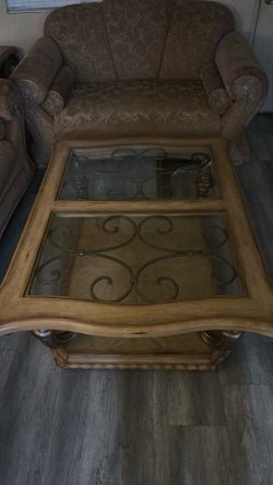 Center table and small table